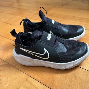 Nike Flex running shoes little kid size 12, EUC
